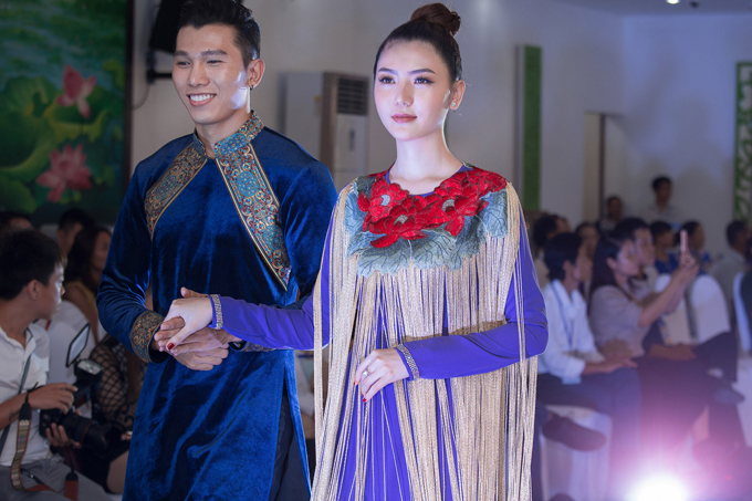 thu-hoai-ngoc-duyen-mac-long-lay-di-su-kien-7