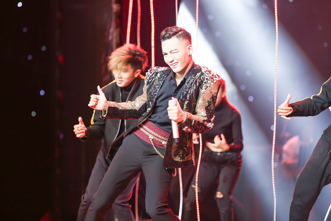 hanh-trinh-den-ngoi-quan-quan-the-voice-2017-cua-ali-hoang-duong-6