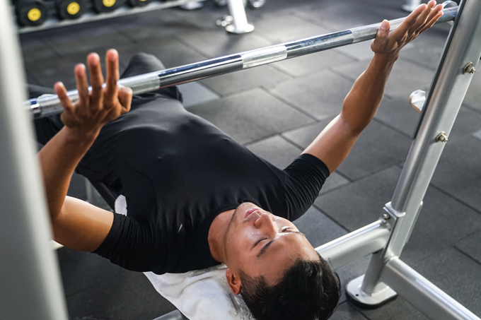 xuan-phuc-coi-tran-khoe-body-trong-phong-gym-1
