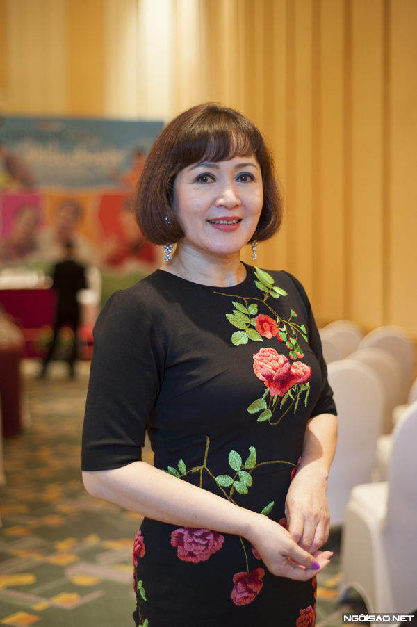 nsnd-minh-hoa-khi-tranh-cai-cao-trao-voi-chong-qua-toi-tim-cach-linh-ra-ngoai-1