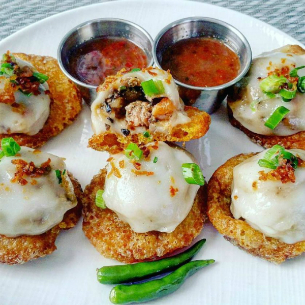 cap-doi-viet-kieu-hut-fan-vi-mam-com-que-nha-tren-mang-xa-hoi-10