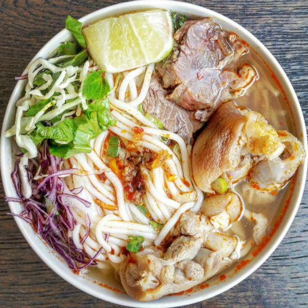 cap-doi-viet-kieu-hut-fan-vi-mam-com-que-nha-tren-mang-xa-hoi-3