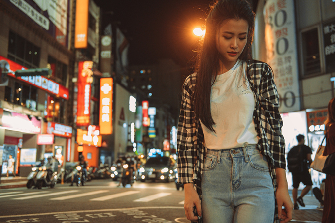 dong-nhi-khoc-trong-mv-dong-voi-ban-trai-o-dai-loan-1