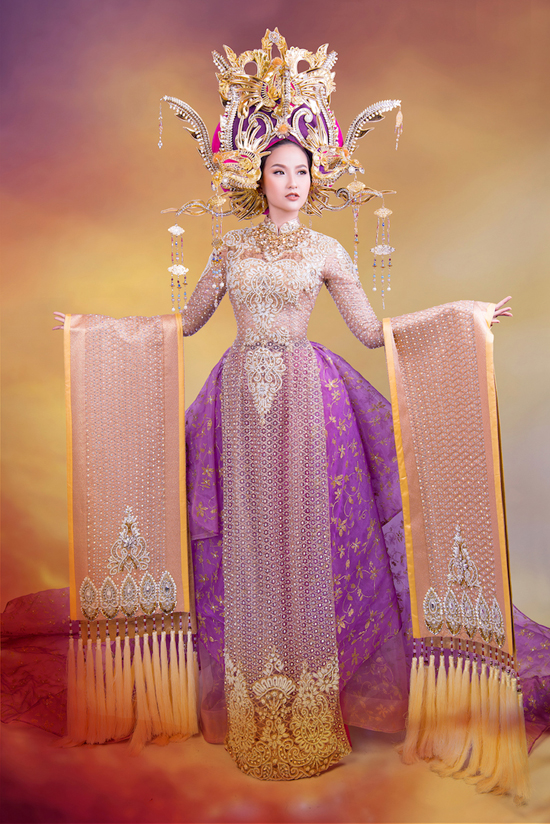 trang-phuc-thi-miss-globe-cua-khanh-ngan-lay-cam-hung-tu-nam-phuong-hoang-hau
