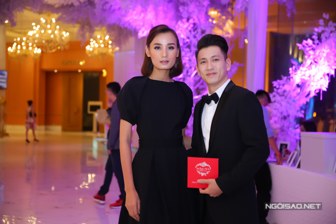 kha-my-van-cung-chong-tay-to-chuc-tiec-cuoi-tai-viet-nam-11