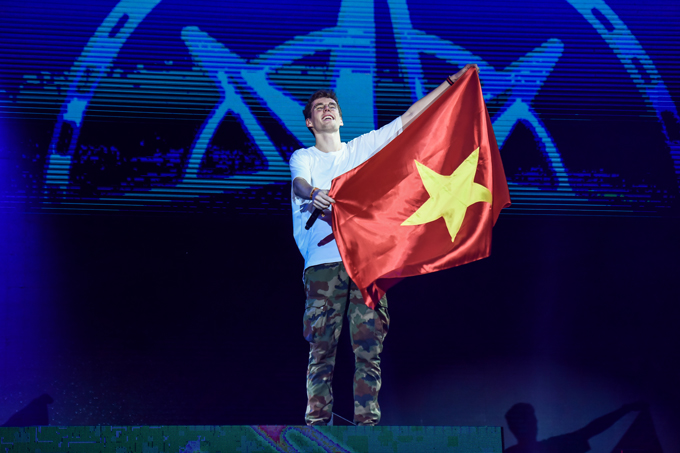 lost-frequencies-cam-co-viet-nam-nhay-mua-tren-san-khau-monsoon-5