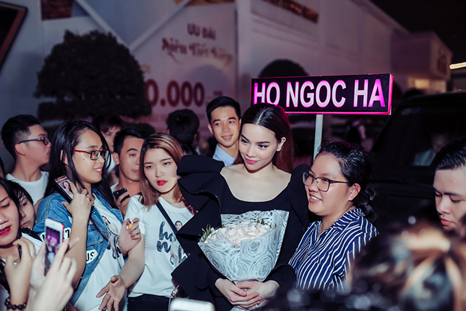 ho-ngoc-ha-duoc-mung-sinh-nhat-som-truoc-khi-di-my-3