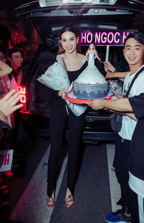ho-ngoc-ha-duoc-mung-sinh-nhat-som-truoc-khi-di-my-2