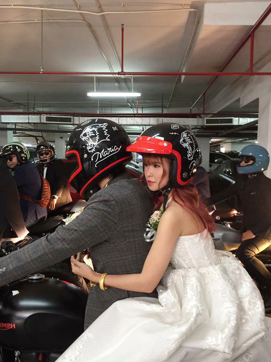 vo-chong-khoi-my-kelvin-khanh-ruoc-dau-bang-moto-5