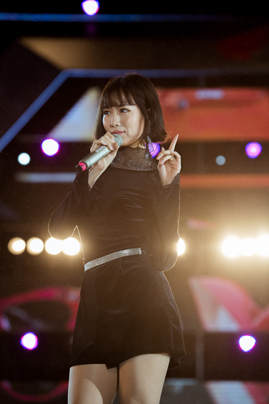 rocker-nguyen-bat-ngo-hon-tay-lan-khue-tren-san-khau-7