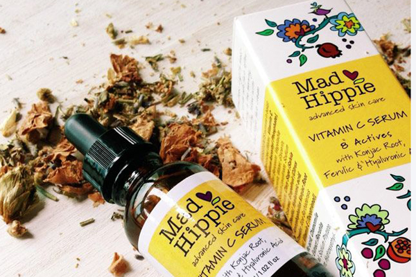 Mad Hippie Vitamin C Serum Serum làm trắng da của Mad Hippie được đánh giá là lành tính, mang đến hiệu quả chậm song an toàn khi sử dụng lâu dài. Serum này có thể sử dụng cho cả da nhạy cảm. Giá tham khảo: 650.000 đồng.