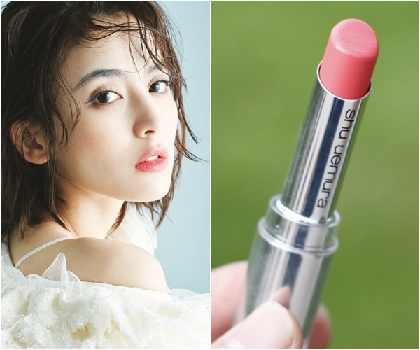 Cũng lựa chọn những sắc son nhẹ nhàng, tự nhiên như Địch Lệ Nhiệt Ba, Cổ Lực Na Trát thường xuyên sử dụng màu son cam hồng coral CR 330 của Shu Umera. Màu son này rất dễ đánh, hợp với nhiều sắc tố da khác nhau. Giá tham khảo: 650.000 đồng