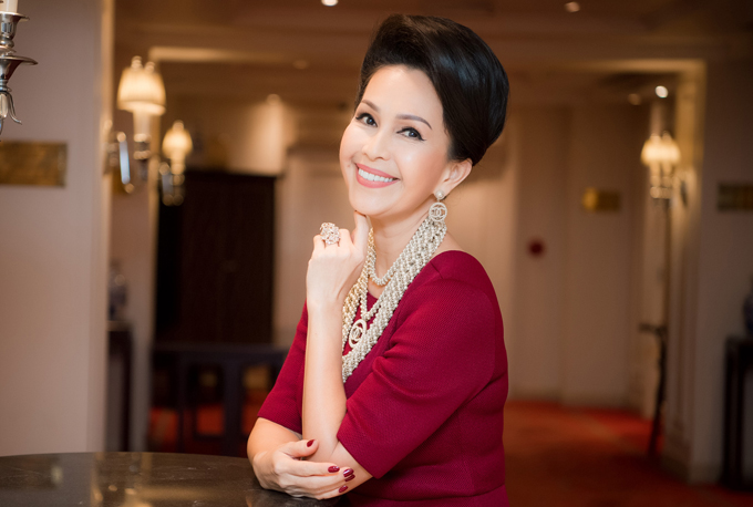 Chia sẻ về bí quyết giữ gìn vóc dáng và nhan sắc ở tuổi trung niên, Diễm My cho biết, chị không nhờ vậy đến dao kéo mà chọn lựa các phương pháp làm đẹp tự nhiên như chăm chỉ tập luyện thể thao, có chế độ dinh dưỡng hợp lý. 