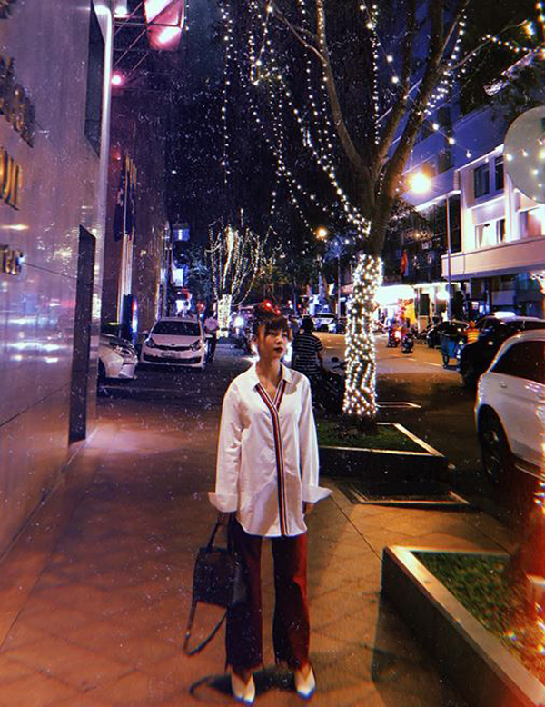 Đầu mùa thời trang xuân 2018, Yến Trang tiếp tục lăng-xê các kiểu quần ống rộng trên, cô phối chúng với áo trễ vai, sơ mi phom dáng rộng. 