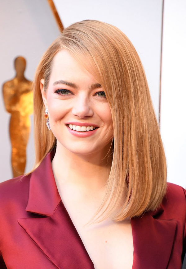 Emma Stone chọn style trang điểm nhẹ nhàng để