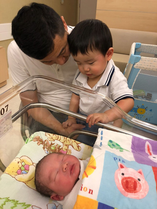 Hoa hậu Hong Kong tuyên bố không sinh thêm dù thích có con gái - 8