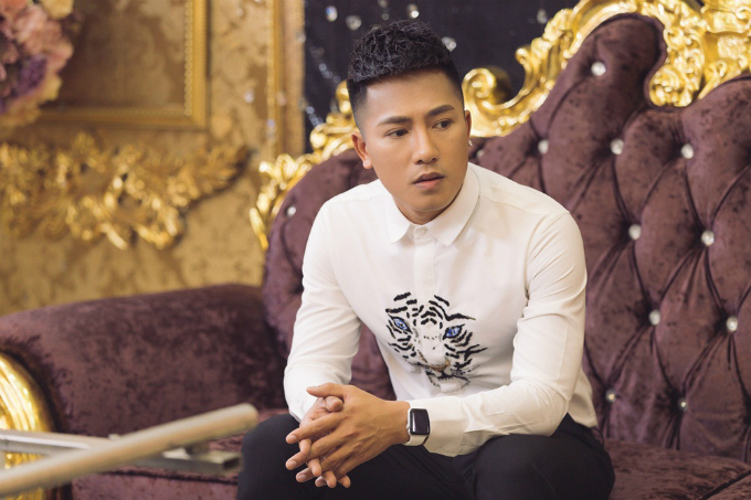 Ca sĩ Châu Khải Phong từng có thời gian khó khăn khi theo đuổi nghề ca sĩ.
