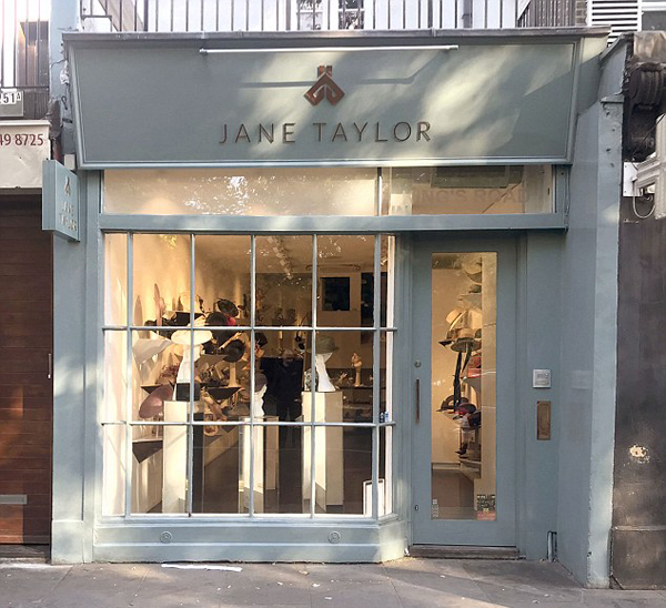 Cửa hàng mũ Jane Taylor ở Lodon. Ảnh: Bushell.