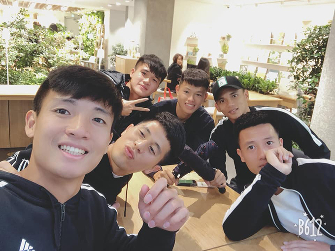 Sau buổi đi chơi, các cầu thủ phải có mặt tại trung tâm thể thao Paju trước giờ cơm tối để nghỉ ngơi sớm, chuẩn bị cho buổi tập hôm sau. Ngày 29/10, tuyển Việt Nam sẽ có trận cọ xát cuối cùng trong chuyến tập huấn Hàn Quốc gặp CLB Seoul E-land. Một ngày sau đó, thầy trò HLV Park Hang-seo trở về Việt Nam hoàn thiện những công đoạn chuẩn bị cuối cùng cho AFF Cup 2018. Danh sách 23 cầu thủ Việt Nam dự AFF Cup sẽ có thể sẽ chỉ được công bố vào ngày 7/11, một ngày trước trận ra quân gặp Lào ở vòng bảng.