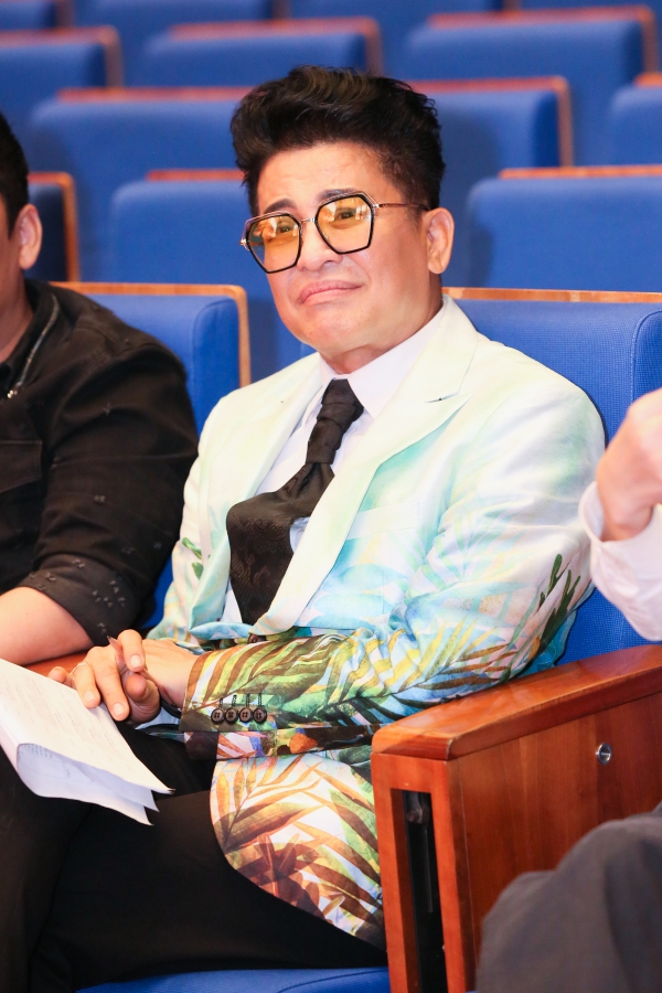 MC Thanh Bạch dẫn dắt chương trình.