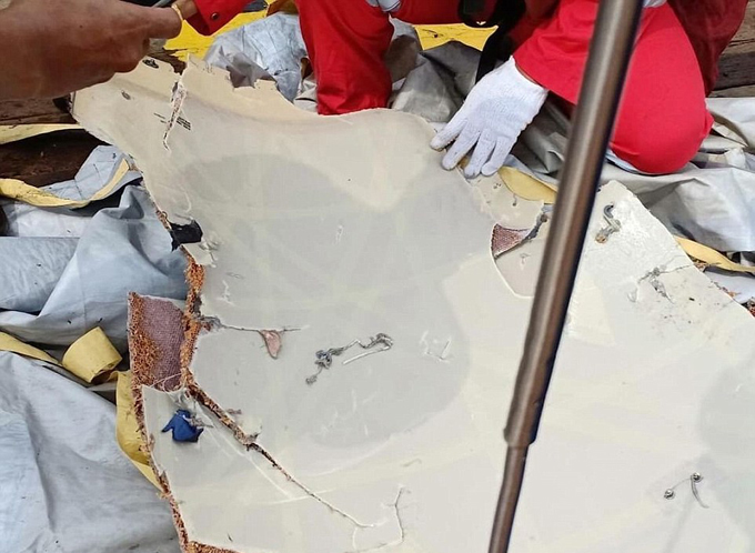 The domestic flight lost contact with air traffic control at about 6.33am local time