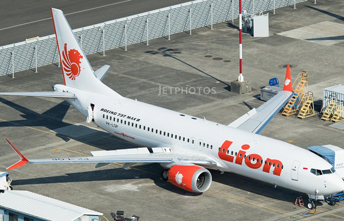 Máy bay gặp nạn là chiếc Boeing 737 MAX 8 đạt các tiêu chuẩn về an toàn, mới được chuyển giao cho Lion Air vào tháng 8 năm nay. Mẫu máy bay này có thể chở tới 200 hành khách.