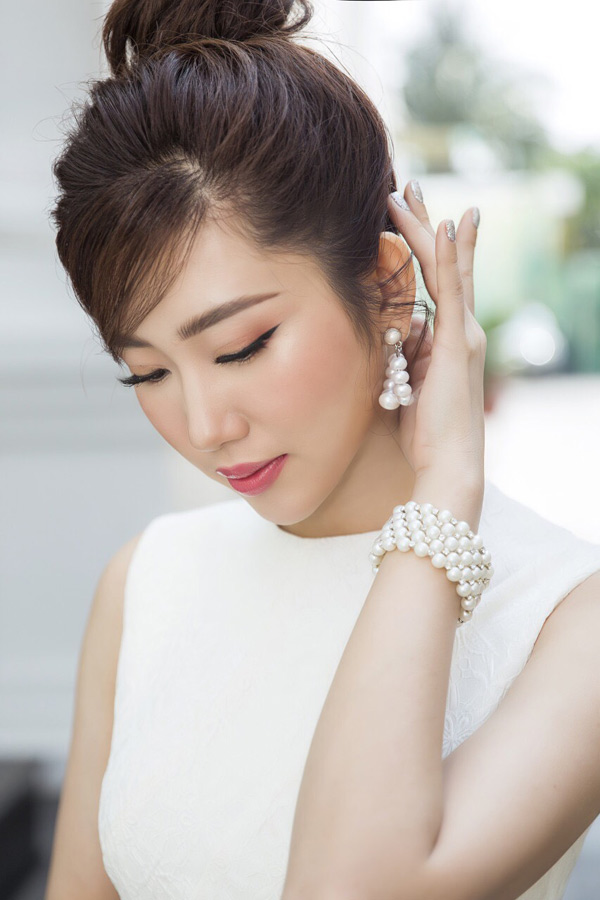 Dù bị ghét cay ghét đắng khi đóng vai cô vợ hỗn hào trên màn ảnh nhỏ nhưng ngoài đời Thúy Ngân được bạn bè, đồng nghiệp và khán giả yêu mến vì tính cách thân thiện, khiêm tốn.