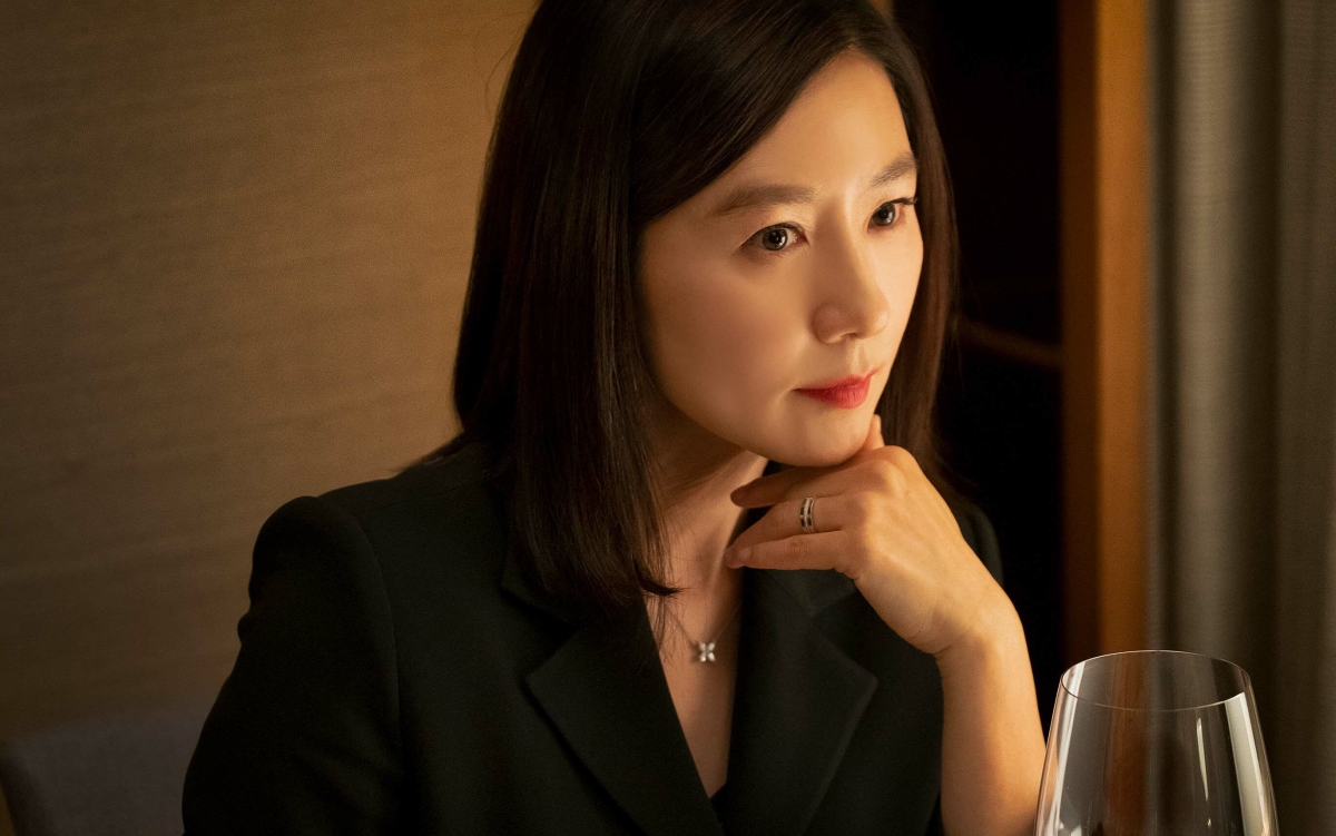 Kim Hee Ae được vinh danh với 'Thế giới hôn nhân'