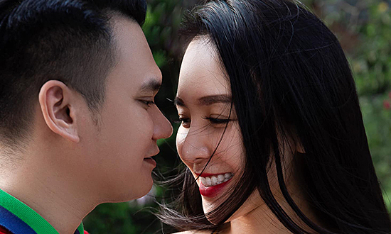 Bà xã DJ gợi cảm của Khắc Việt - Vimarsana News