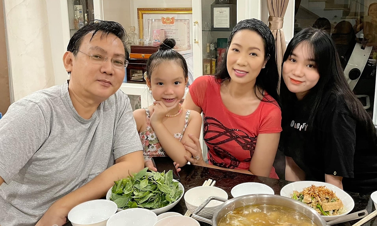 Trịnh Kim Chi đón tuổi 50 bên chồng đại gia - Vimarsana News