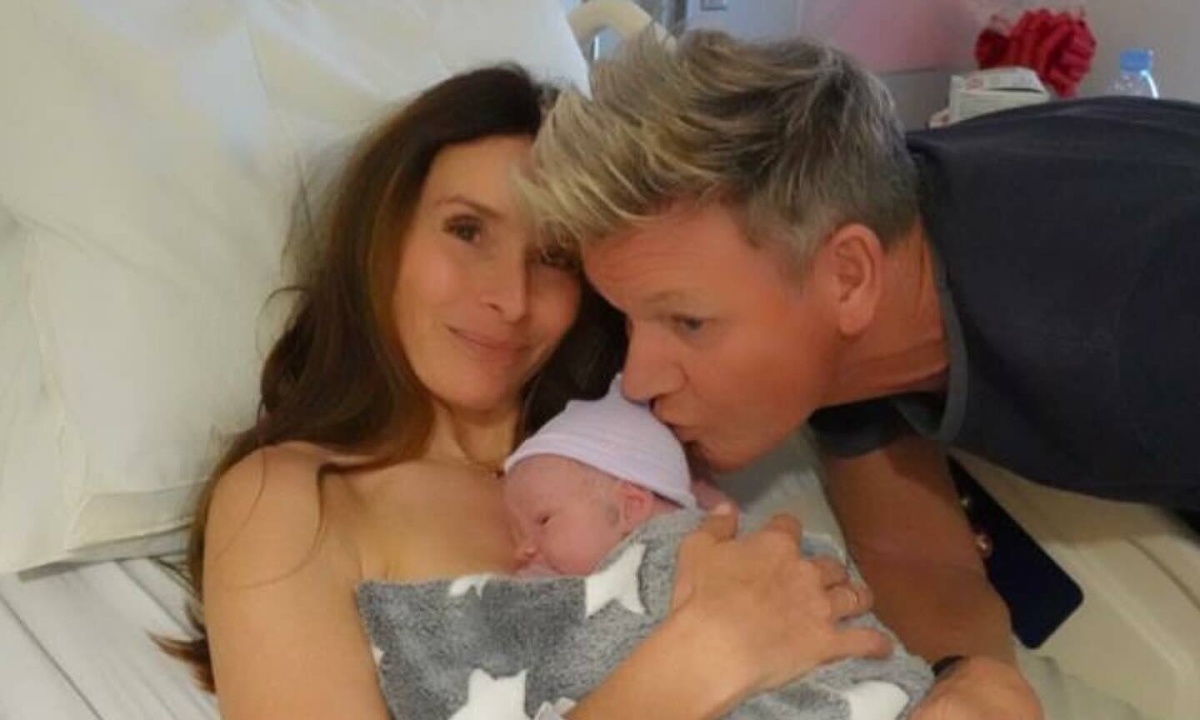 Vua đầu bếp' Gordon Ramsay đón con thứ sáu ở tuổi 57 - Ngôi sao